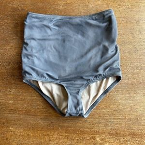 Kortni Jeane grey bottoms 6/7